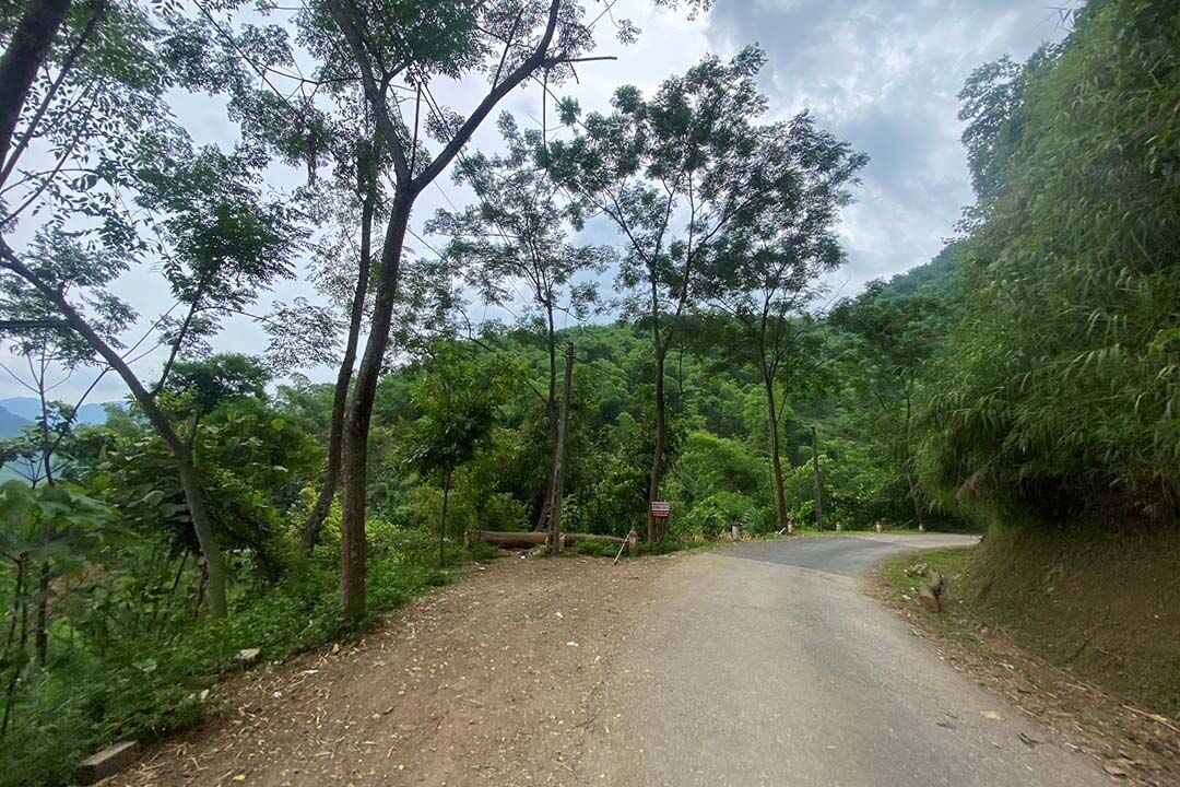 Road to Go Lao Waterfall